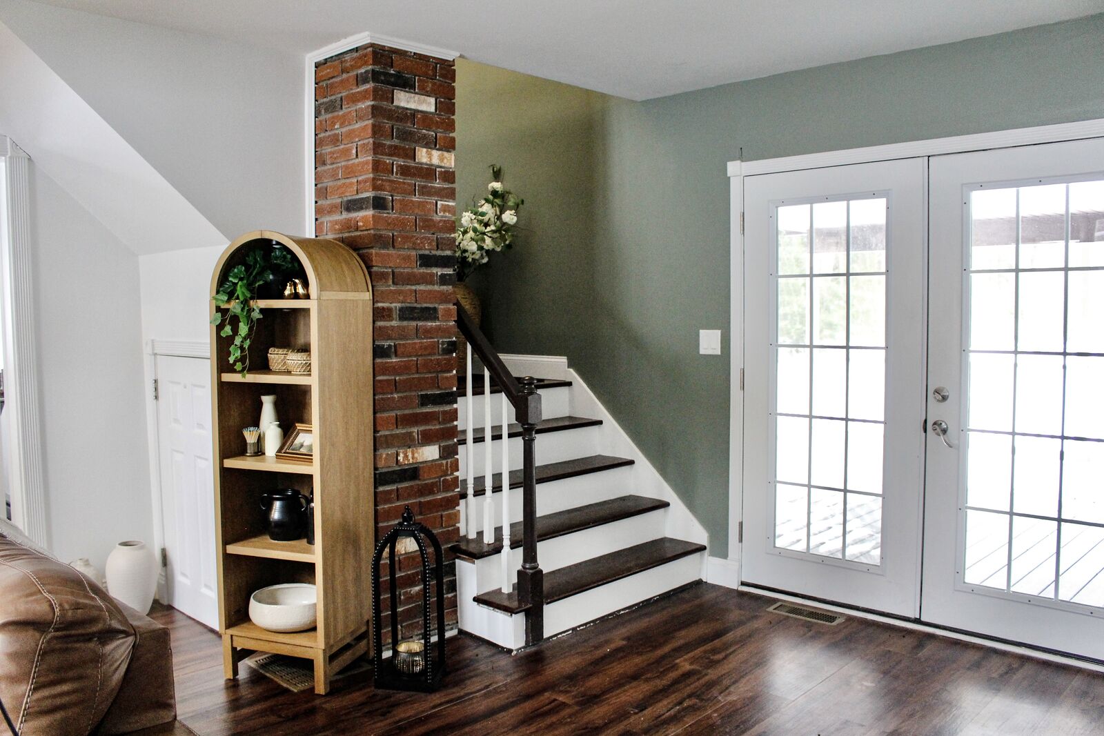 Living area near entry